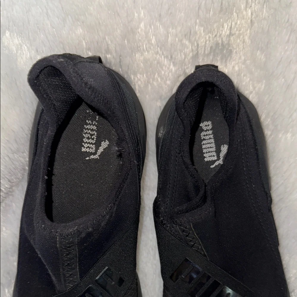 Puma sleek black
